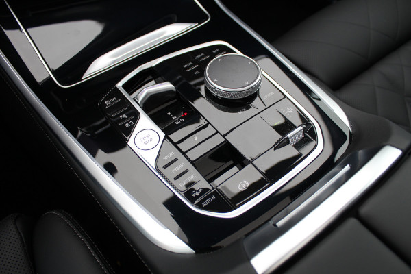 BMW X5 xDrive50e M-Sport Pro | Vierwielbesturing | Stoelverwarming/koeling | Panoramadak | Trekhaak |
