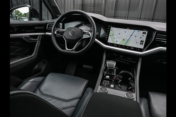 Volkswagen Touareg 3.0 TSi eHybrid 4MOTION Elegance | Panoramadak | Luchtvering | Stoelventilatie + Massage | HUD | 360 Camera | Ambiance Interieur | Trekhaak | Adaptive Cruise | IQ Light |