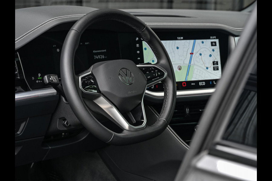 Volkswagen Touareg 3.0 TSi eHybrid 4MOTION Elegance | Panoramadak | Luchtvering | Stoelventilatie + Massage | HUD | 360 Camera | Ambiance Interieur | Trekhaak | Adaptive Cruise | IQ Light |