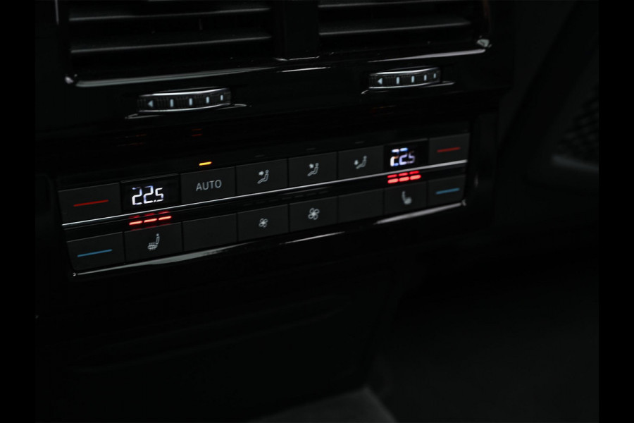 Volkswagen Touareg 3.0 TSi eHybrid 4MOTION Elegance | Panoramadak | Luchtvering | Stoelventilatie + Massage | HUD | 360 Camera | Ambiance Interieur | Trekhaak | Adaptive Cruise | IQ Light |