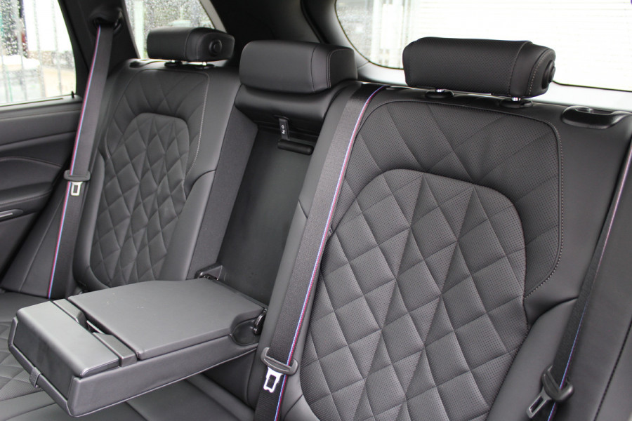 BMW X5 xDrive50e M-Sport Pro | Vierwielbesturing | Stoelverwarming/koeling | Panoramadak | Trekhaak |