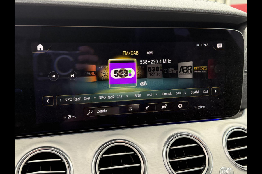 Mercedes-Benz E-Klasse Estate 300 e AMG Line 18"/Trekhaak/Panoramadak/Burmester/Dodehoek/360 camera/Elektrische klep/Apple Carplay & Android Auto