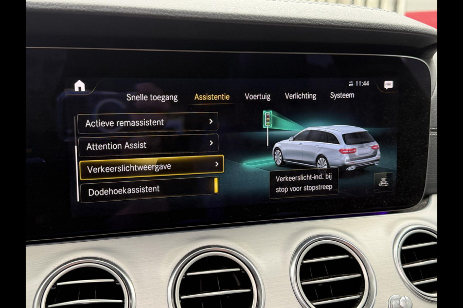 Mercedes-Benz E-Klasse Estate 300 e AMG Line 18"/Trekhaak/Panoramadak/Burmester/Dodehoek/360 camera/Elektrische klep/Apple Carplay & Android Auto