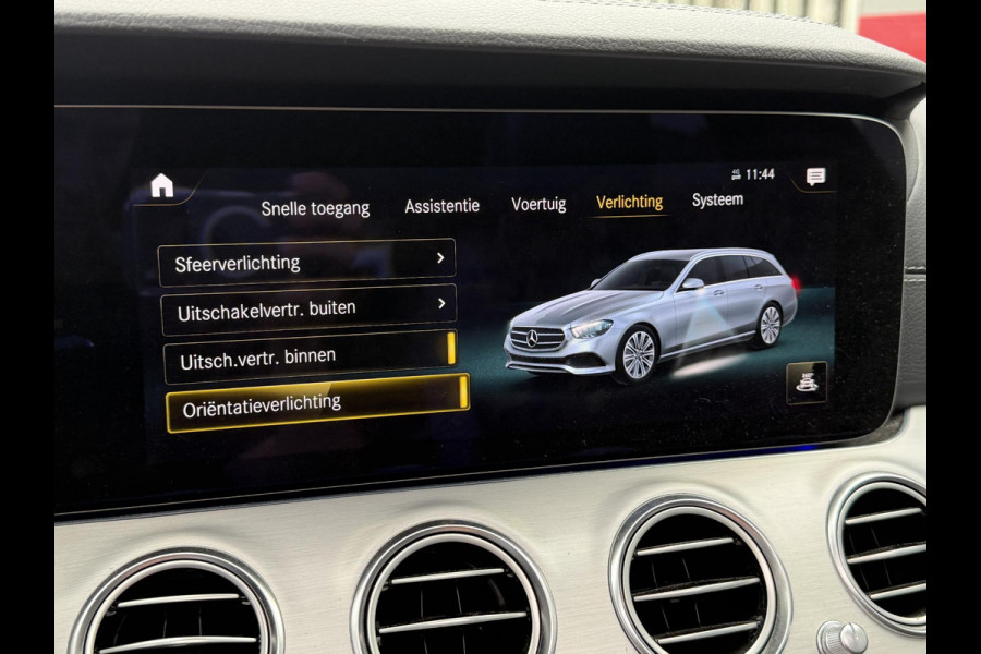 Mercedes-Benz E-Klasse Estate 300 e AMG Line 18"/Trekhaak/Panoramadak/Burmester/Dodehoek/360 camera/Elektrische klep/Apple Carplay & Android Auto