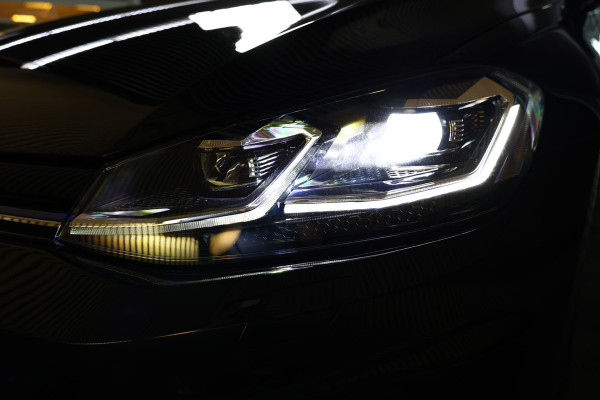 Volkswagen Golf 1.5 TSI Highline AVM DSG LED NAVI CLIMA PDC BT STOELVERWARMING"18