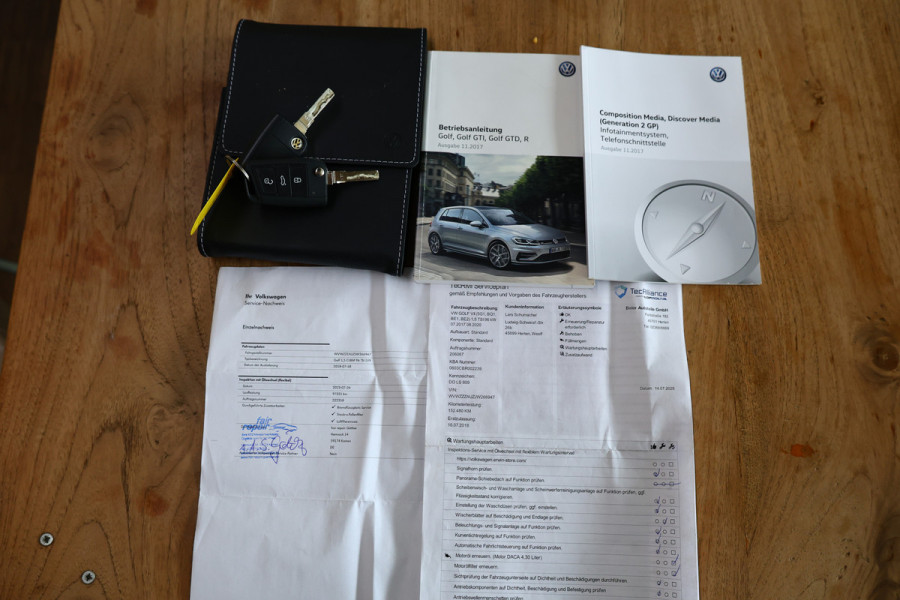 Volkswagen Golf 1.5 TSI Highline AVM DSG LED NAVI CLIMA PDC BT STOELVERWARMING"18