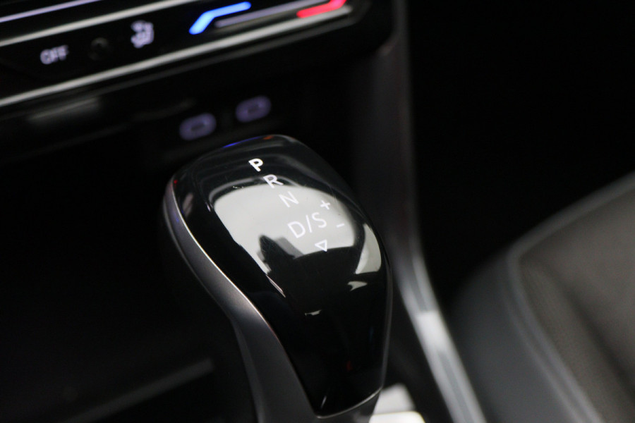 Volkswagen T-Cross 1.0 TSI Style LED, Apple Carplay, Lane Assist, ACC, Stoelverwarming, PDC