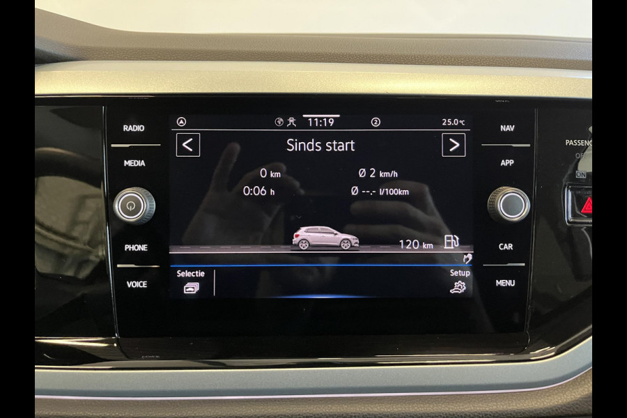 Volkswagen Polo 1.0 TSI Automaat Goal Navigatie Apple Carplay/ Android Auto Adaptive Cruise Control Parkeersensoren Stoelverwarming Virtual Cockpit Climate Control