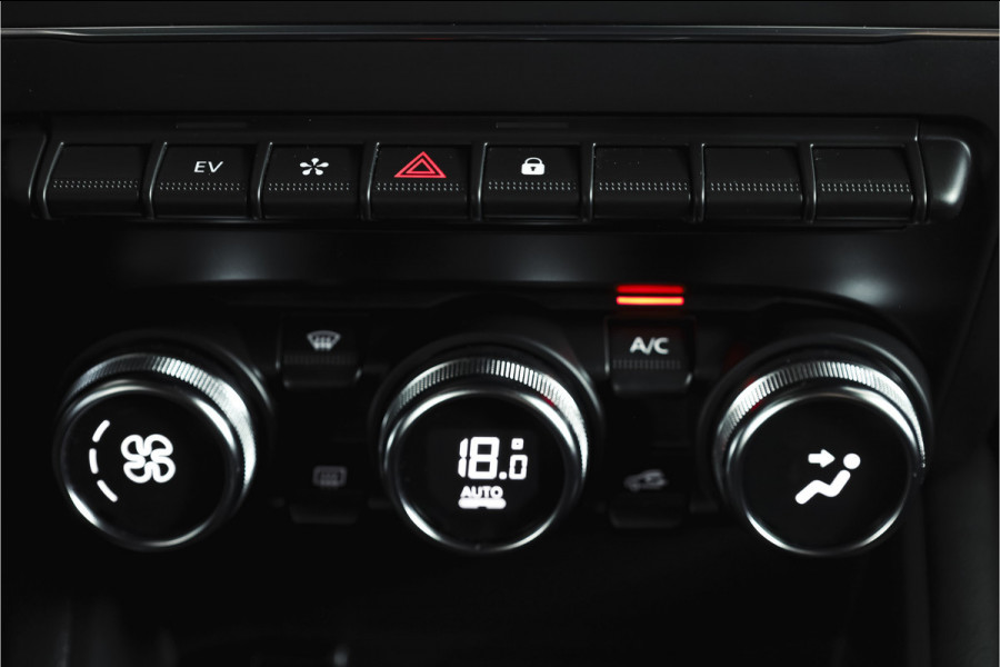 Renault Captur 1.6 E-Tech Plug-in Hybrid 160 Intens | Trekhaak | Cruise | PDC | NAV | ECC | DAB | LM 18" |