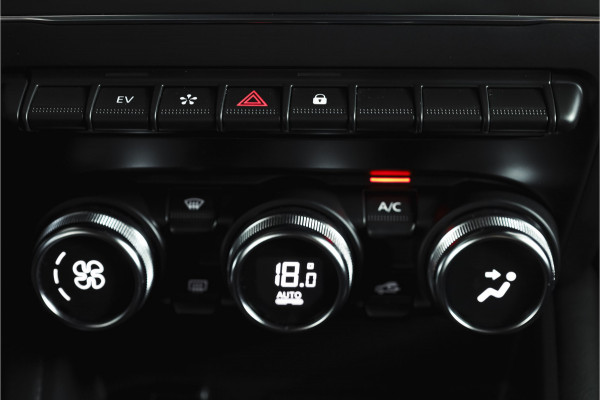 Renault Captur 1.6 E-Tech Plug-in Hybrid 160 Intens | Trekhaak | Cruise | PDC | NAV | ECC | DAB | LM 18" |