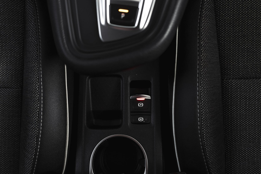 Renault Captur 1.6 E-Tech Plug-in Hybrid 160 Intens | Trekhaak | Cruise | PDC | NAV | ECC | DAB | LM 18" |