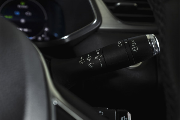 Renault Captur 1.6 E-Tech Plug-in Hybrid 160 Intens | Trekhaak | Cruise | PDC | NAV | ECC | DAB | LM 18" |