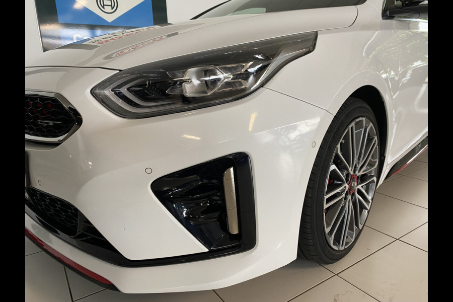 Kia ProCeed 1.6 T-GDI GT 205 PK Panoramadak /JBL Sound / stuur/stoelverw /elec achterklep /Elec stoel met geheugen
