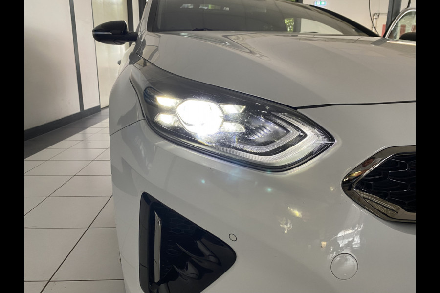 Kia ProCeed 1.6 T-GDI GT 205 PK Panoramadak /JBL Sound / stuur/stoelverw /elec achterklep /Elec stoel met geheugen
