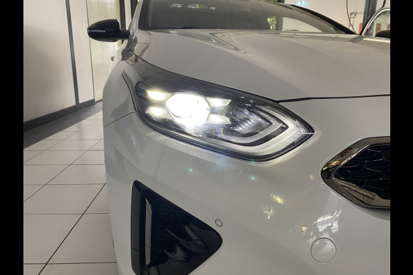 Kia ProCeed 1.6 T-GDI GT 205 PK Panoramadak /JBL Sound / stuur/stoelverw /elec achterklep /Elec stoel met geheugen