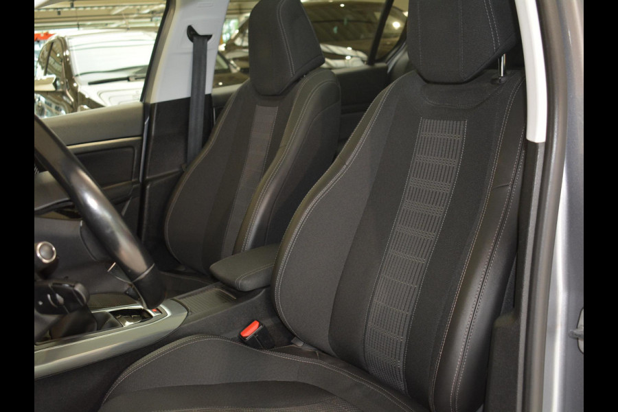 Peugeot 308 1.2 PureTech Allure | 130pk | Panoramadak | Trekhaak | Climate Control | Parkeersensoren |