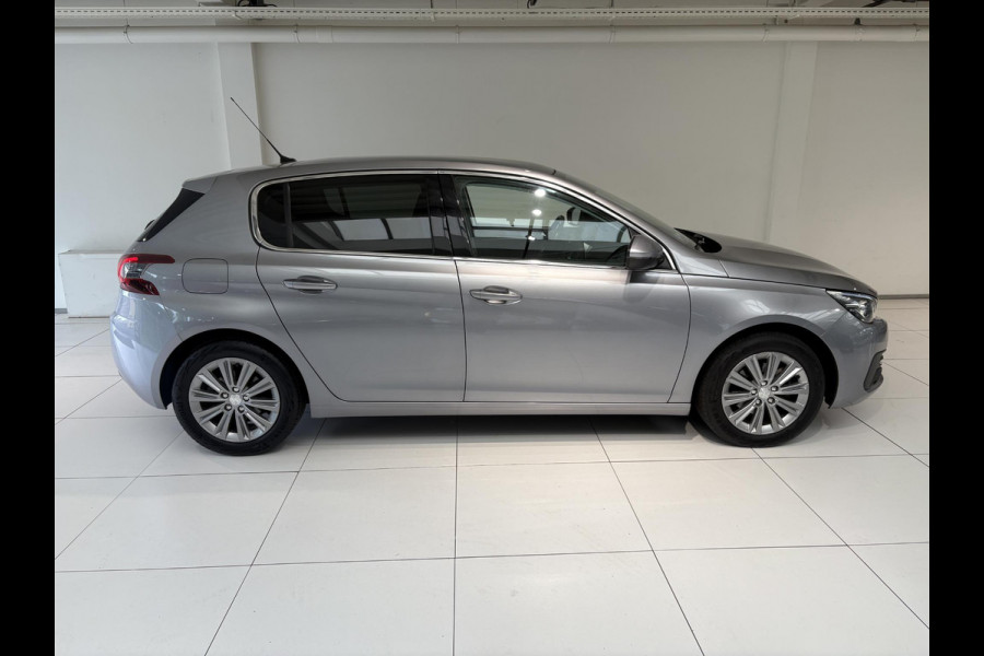 Peugeot 308 1.2 PureTech Allure | 130pk | Panoramadak | Trekhaak | Climate Control | Parkeersensoren |