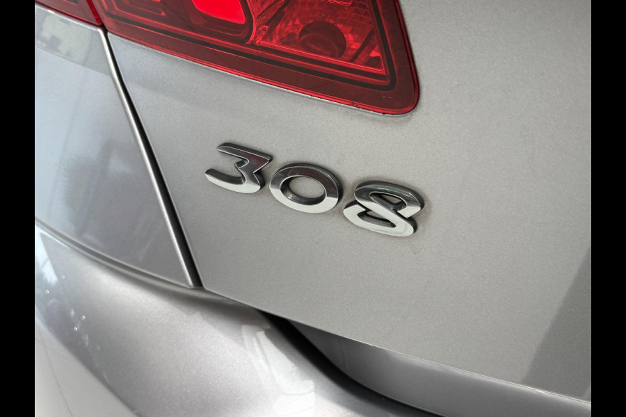 Peugeot 308 1.2 PureTech Allure | 130pk | Panoramadak | Trekhaak | Climate Control | Parkeersensoren |