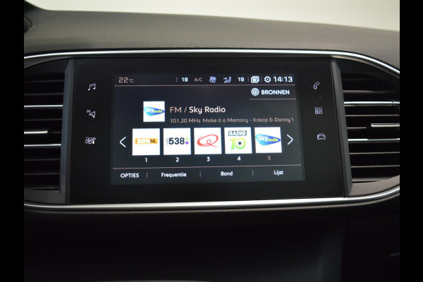 Peugeot 308 1.2 PureTech Allure | 130pk | Panoramadak | Trekhaak | Climate Control | Parkeersensoren |