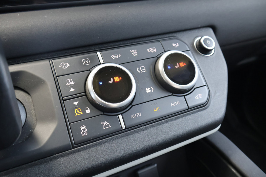 Land Rover Defender 110 P400e | PANORAMADAK | STOELVERWARMING | COLD CLIMATE PACK INCL. VOORRUIT EN STUURWIELVERWARMING | ELEK. TREKHAAK | LED KOPLA