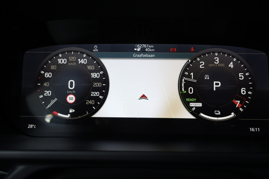Land Rover Defender 110 P400e | PANORAMADAK | STOELVERWARMING | COLD CLIMATE PACK INCL. VOORRUIT EN STUURWIELVERWARMING | ELEK. TREKHAAK | LED KOPLA