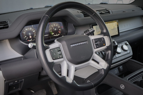 Land Rover Defender 110 P400e | PANORAMADAK | STOELVERWARMING | COLD CLIMATE PACK INCL. VOORRUIT EN STUURWIELVERWARMING | ELEK. TREKHAAK | LED KOPLA