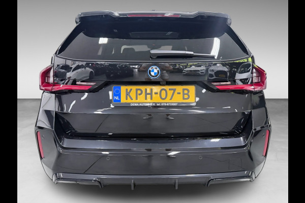 BMW X1 XDrive30e M-SPORT 327PK PANO/LEDER/H-KARDON/MASSAGE/M-STOELEN/DAB/CARPLAY//