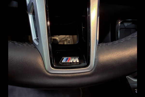 BMW X1 XDrive30e M-SPORT 327PK PANO/LEDER/H-KARDON/MASSAGE/M-STOELEN/DAB/CARPLAY//