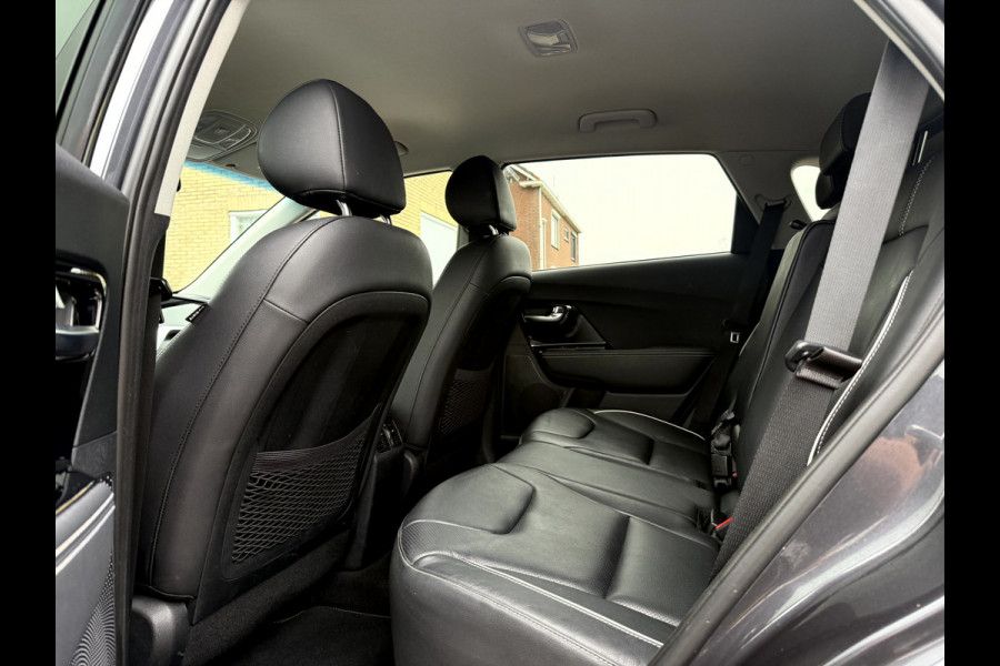 Kia e-Niro ExecutiveLine 64 kWh Trekhaak, App Connect, Leer, Camera, Stoel/Stuur Verwarming