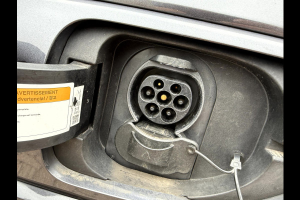 Kia e-Niro ExecutiveLine 64 kWh Trekhaak, App Connect, Leer, Camera, Stoel/Stuur Verwarming