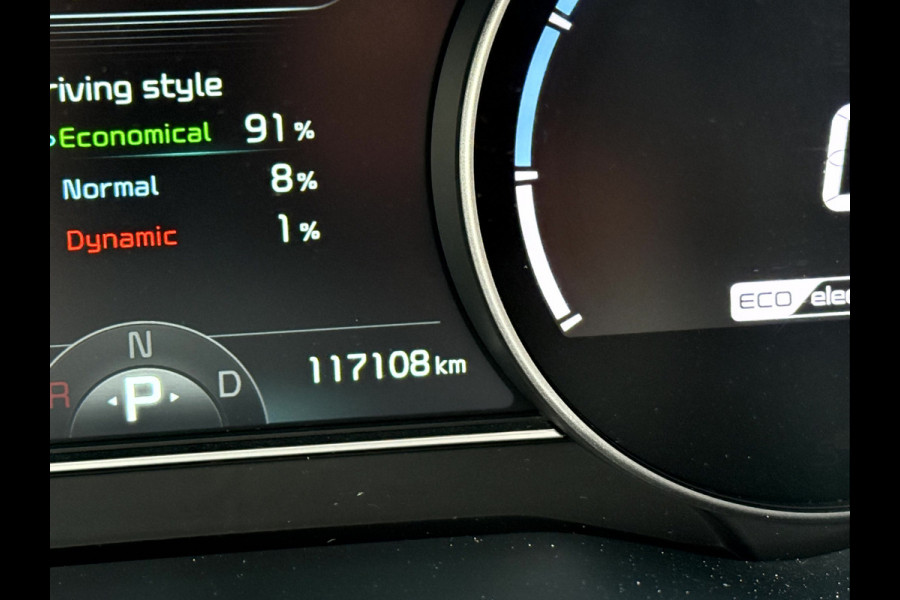 Kia e-Niro ExecutiveLine 64 kWh Trekhaak, App Connect, Leer, Camera, Stoel/Stuur Verwarming