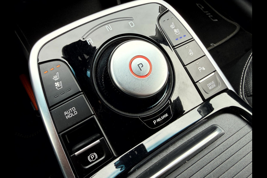 Kia e-Niro ExecutiveLine 64 kWh Trekhaak, App Connect, Leer, Camera, Stoel/Stuur Verwarming