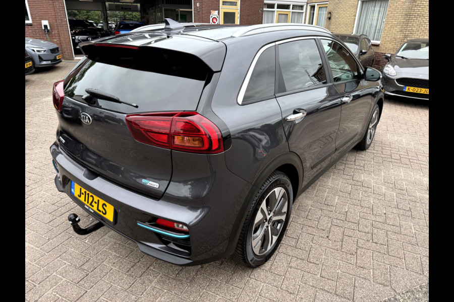 Kia e-Niro ExecutiveLine 64 kWh Trekhaak, App Connect, Leer, Camera, Stoel/Stuur Verwarming