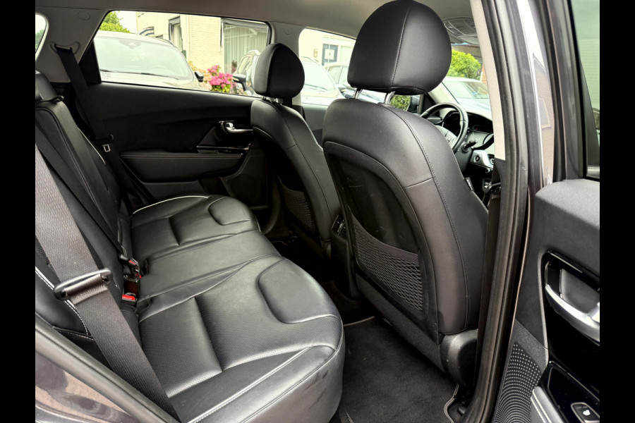 Kia e-Niro ExecutiveLine 64 kWh Trekhaak, App Connect, Leer, Camera, Stoel/Stuur Verwarming