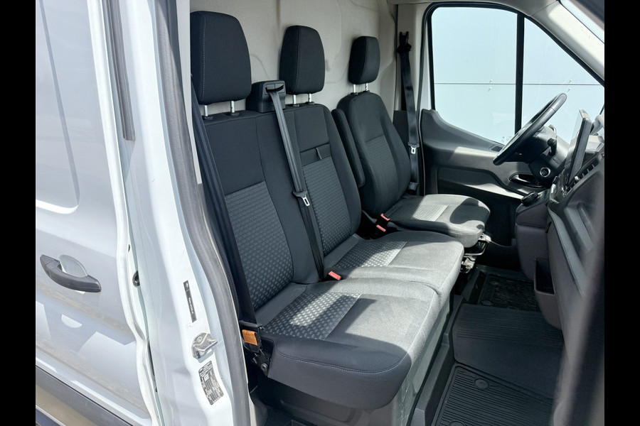 Ford E-Transit 68 kWh 184PK L4H3 Elektrisch 317km WLTP 95,9% SOH BEV Snelladen Climate Control Cruise Control Carplay Stoelverwarming Parkeersensoren v+a Laadkabel