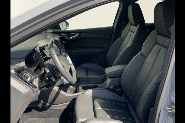 Audi Q4 Sportback e-tron 40 S edition 77 kWh 204pk | Lederen bekleding | 20 inch Lichtmetalen velgen | Parkeercamera | Matrix Led |