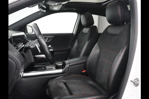 Mercedes-Benz GLA 200 AMG Line | Panoramadak | Trekhaak | Head up | Memory | Camera | Park assist | Sfeerverlichting | Full LED | Half Leder | Stoelverwarming | Cruise control | Carplay