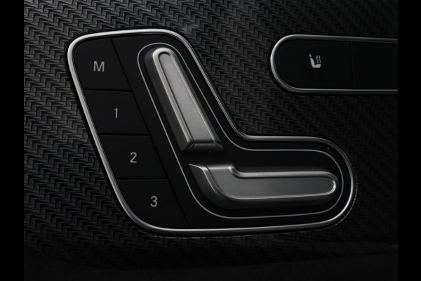 Mercedes-Benz GLA 200 AMG Line | Panoramadak | Trekhaak | Head up | Memory | Camera | Park assist | Sfeerverlichting | Full LED | Half Leder | Stoelverwarming | Cruise control | Carplay
