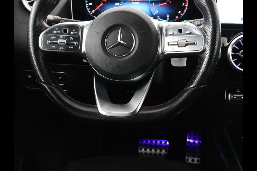 Mercedes-Benz GLA 200 AMG Line | Panoramadak | Trekhaak | Head up | Memory | Camera | Park assist | Sfeerverlichting | Full LED | Half Leder | Stoelverwarming | Cruise control | Carplay