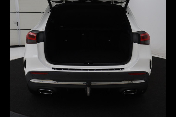 Mercedes-Benz GLA 200 AMG Line | Panoramadak | Trekhaak | Head up | Memory | Camera | Park assist | Sfeerverlichting | Full LED | Half Leder | Stoelverwarming | Cruise control | Carplay