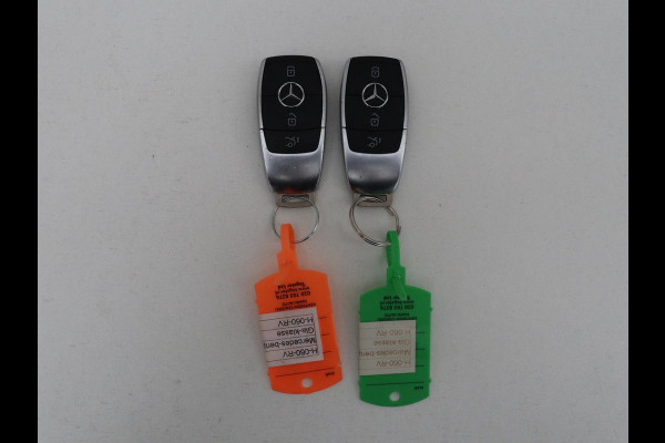 Mercedes-Benz GLA 200 AMG Line | Panoramadak | Trekhaak | Head up | Memory | Camera | Park assist | Sfeerverlichting | Full LED | Half Leder | Stoelverwarming | Cruise control | Carplay