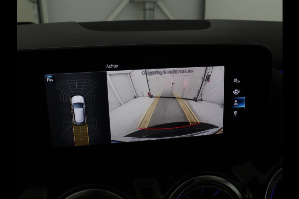 Mercedes-Benz GLA 200 AMG Line | Panoramadak | Trekhaak | Head up | Memory | Camera | Park assist | Sfeerverlichting | Full LED | Half Leder | Stoelverwarming | Cruise control | Carplay