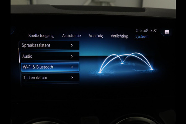 Mercedes-Benz GLA 200 AMG Line | Panoramadak | Trekhaak | Head up | Memory | Camera | Park assist | Sfeerverlichting | Full LED | Half Leder | Stoelverwarming | Cruise control | Carplay
