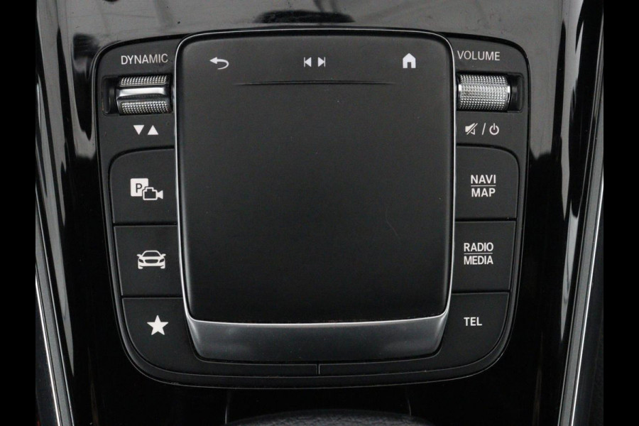 Mercedes-Benz GLA 200 AMG Line | Panoramadak | Trekhaak | Head up | Memory | Camera | Park assist | Sfeerverlichting | Full LED | Half Leder | Stoelverwarming | Cruise control | Carplay