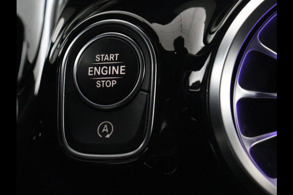 Mercedes-Benz GLA 200 AMG Line | Panoramadak | Trekhaak | Head up | Memory | Camera | Park assist | Sfeerverlichting | Full LED | Half Leder | Stoelverwarming | Cruise control | Carplay