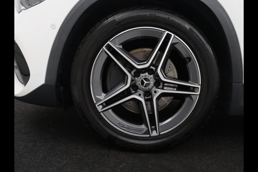 Mercedes-Benz GLA 200 AMG Line | Panoramadak | Trekhaak | Head up | Memory | Camera | Park assist | Sfeerverlichting | Full LED | Half Leder | Stoelverwarming | Cruise control | Carplay
