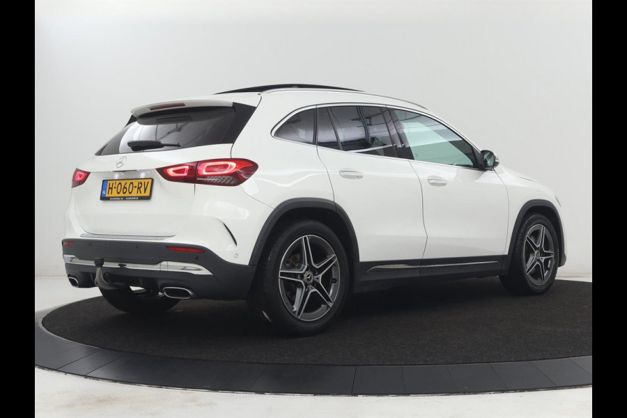Mercedes-Benz GLA 200 AMG Line | Panoramadak | Trekhaak | Head up | Memory | Camera | Park assist | Sfeerverlichting | Full LED | Half Leder | Stoelverwarming | Cruise control | Carplay