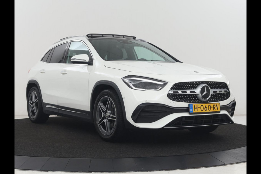 Mercedes-Benz GLA 200 AMG Line | Panoramadak | Trekhaak | Head up | Memory | Camera | Park assist | Sfeerverlichting | Full LED | Half Leder | Stoelverwarming | Cruise control | Carplay