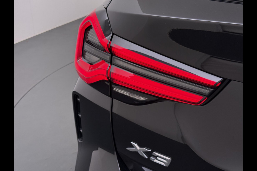 BMW X3 xDrive30e VAN: 40.900,- VOOR: 38.877,- UW WKVOORDEEL: 2.023,-PHEV | M-SPORT| DEALER ONDERHOUDEN| CAMERA| ELEKTRISCHE ACHTERKLEP| APPLE CARPLAY| RIJKLAARPRIJS