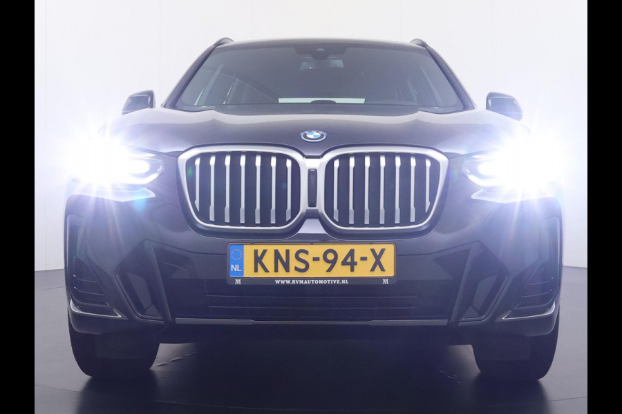 BMW X3 xDrive30e VAN: 40.900,- VOOR: 38.877,- UW WKVOORDEEL: 2.023,-PHEV | M-SPORT| DEALER ONDERHOUDEN| CAMERA| ELEKTRISCHE ACHTERKLEP| APPLE CARPLAY| RIJKLAARPRIJS